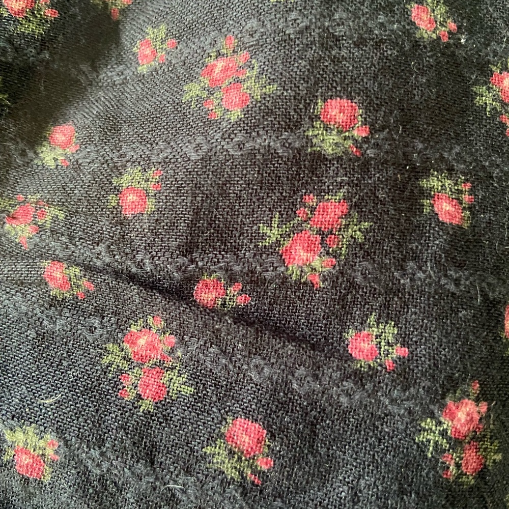 🍀5 for $25🍀American Eagle Black Tiered Skater Skirt w/Miniature Cherry Design - Picture 4 of 5